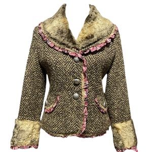 Elegant Women's Blazer with Pink Trim